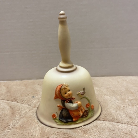 Hummel 1981 “In Tune” Annual Bell - Picture 1 of 10